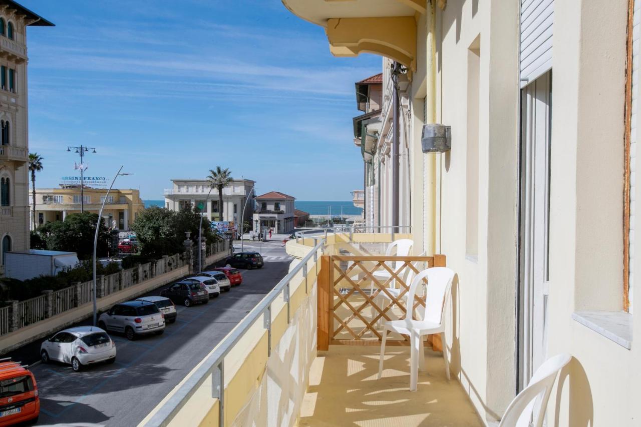 Hotel Playa Viareggio Exterior photo