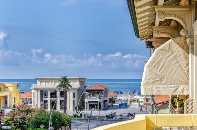 Hotel Playa Viareggio Exterior photo